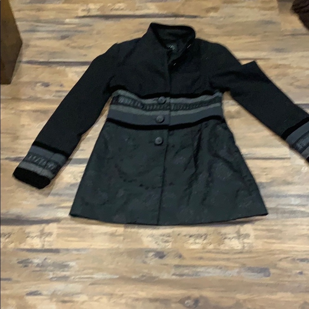 Women’s medium boutique coat